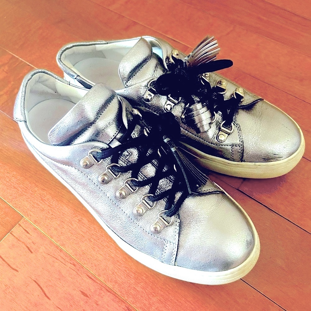 TODS Silver Metallic sneakers with black laces, size 39.5 hardly worn